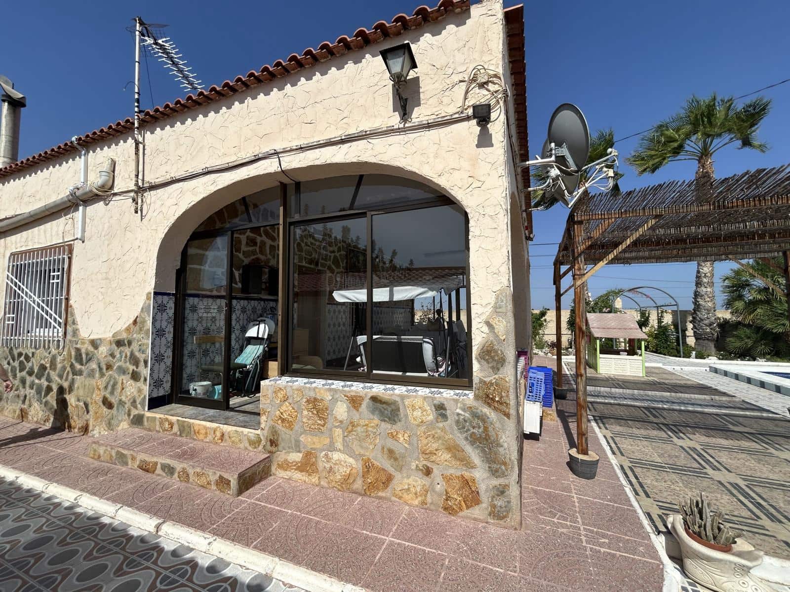 5 soveværelse Finca/Landehus til salg i Albatera med swimmingpool garage - € 420.000 (Ref: 8433203)