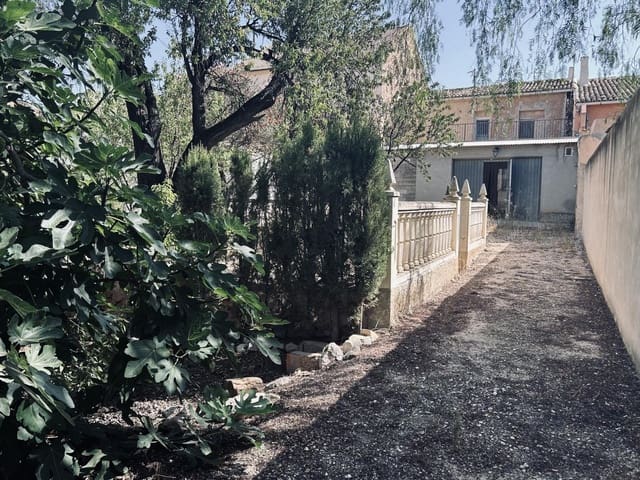 5 slaapkamer Rijtjeshuis te koop in L'Algueña / Alguenya met garage - € 149.950 (Ref: 8465906)