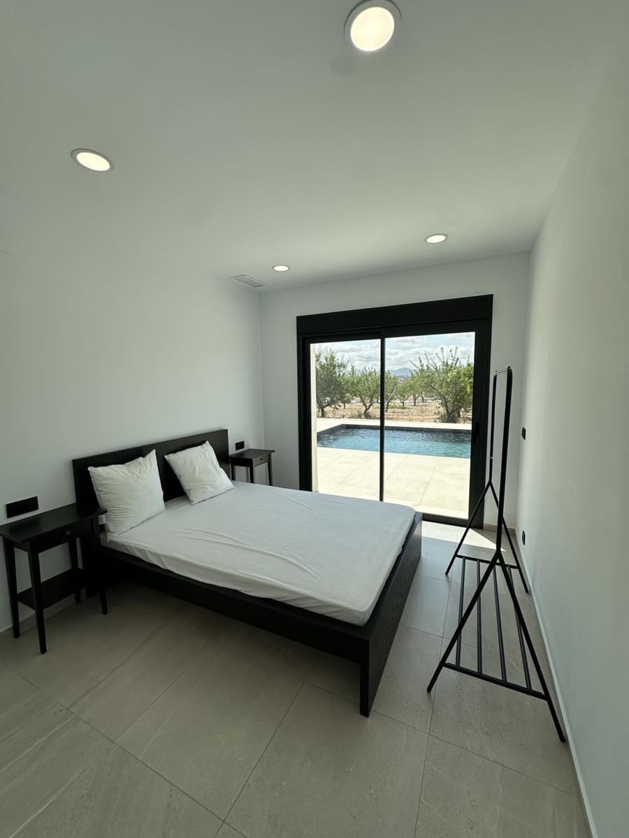 3 bedroom Villa for sale in Pinoso with pool garage - € 365,000 (Ref: 8583524)