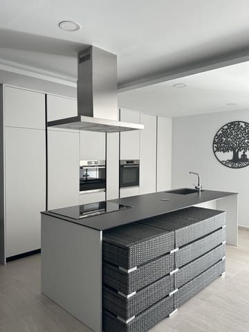 3 bedroom Villa for sale in Pinoso with pool garage - € 365,000 (Ref: 8583524)