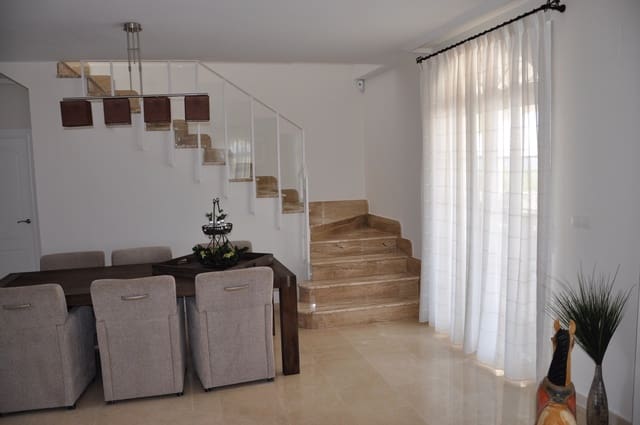 4 bedroom Villa for sale in Pinoso with pool garage - € 394,000 (Ref: 8589903)