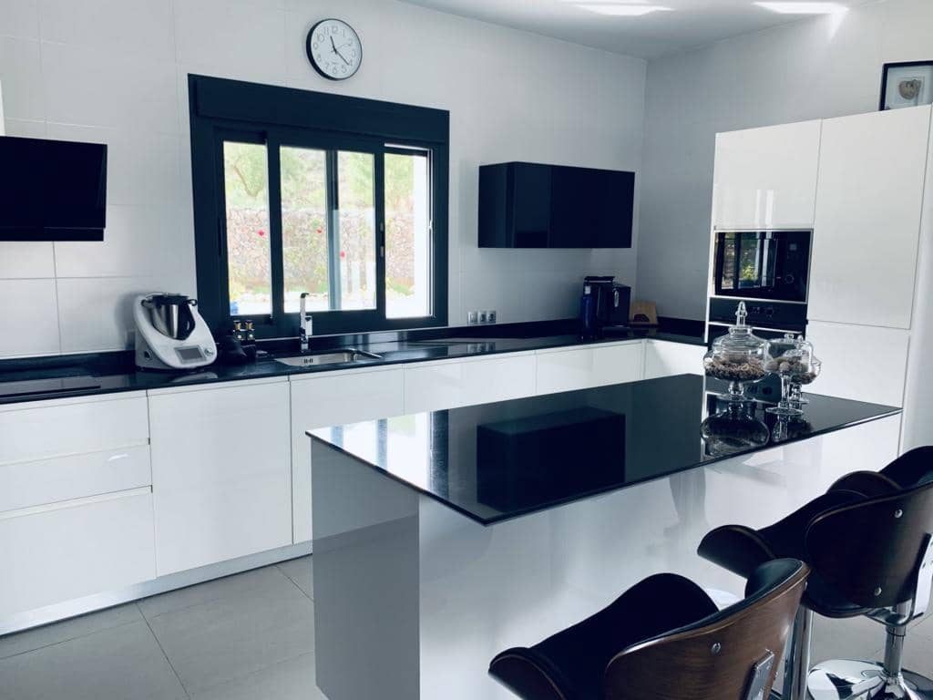 3 slaapkamer Villa te koop in Canada de la Lena met zwembad garage - € 340.000 (Ref: 8929497)