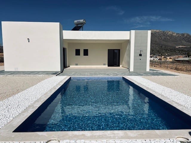 3 soveværelse Villa til salg i El Canton med swimmingpool garage - € 340.000 (Ref: 8951211)