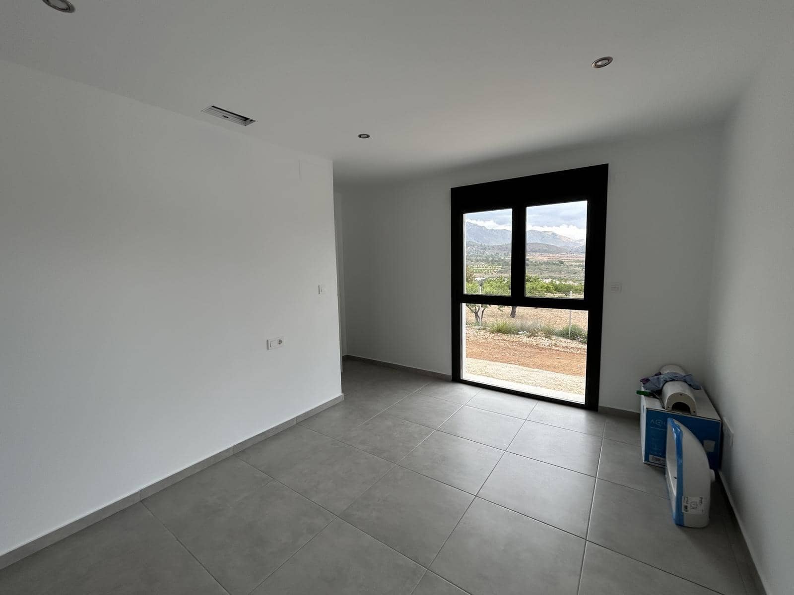 3 soveværelse Villa til salg i El Canton med swimmingpool garage - € 340.000 (Ref: 8951211)