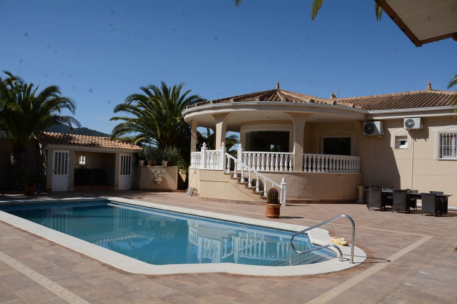 Chalet de 3 habitaciones en Hondón de las Nieves en venta con piscina garaje - 420.000 € (Ref: 9037473)