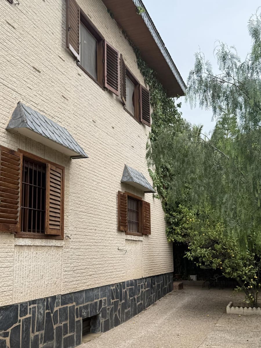 4 soveværelse Villa til salg i Elda med garage - € 385.000 (Ref: 9076707)