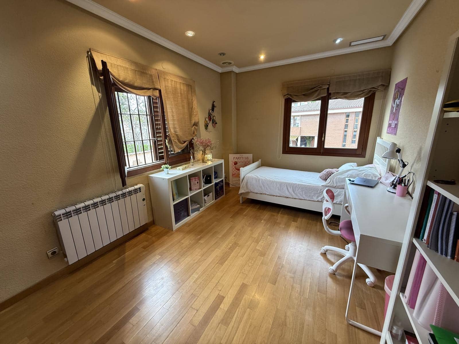 4 soveværelse Villa til salg i Elda med garage - € 385.000 (Ref: 9076707)