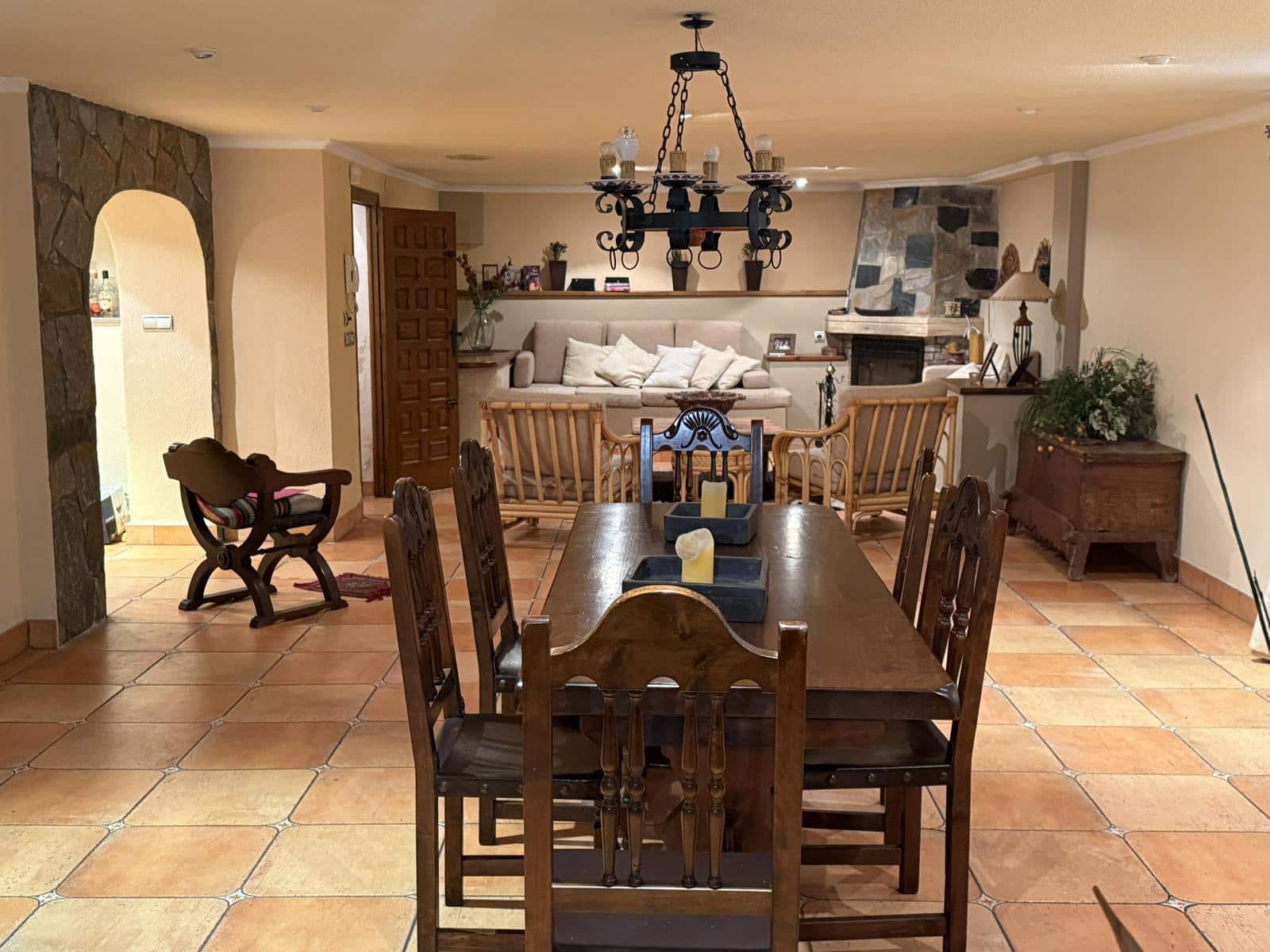 4 soveværelse Villa til salg i Elda med garage - € 385.000 (Ref: 9076707)