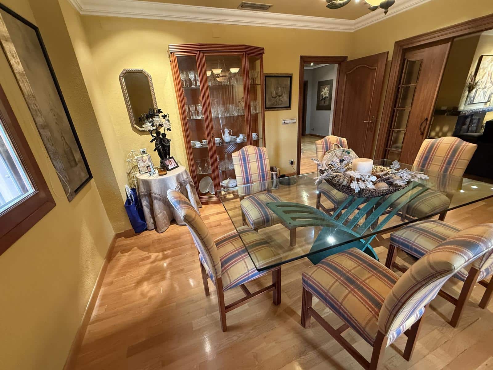 4 soveværelse Villa til salg i Elda med garage - € 385.000 (Ref: 9076707)