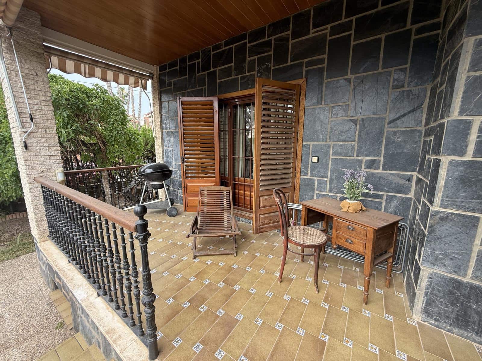 4 soveværelse Villa til salg i Elda med garage - € 385.000 (Ref: 9076707)