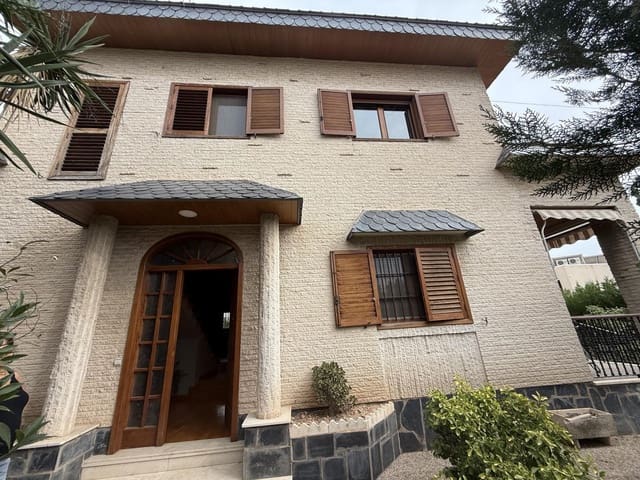 4 soveværelse Villa til salg i Elda med garage - € 385.000 (Ref: 9076707)