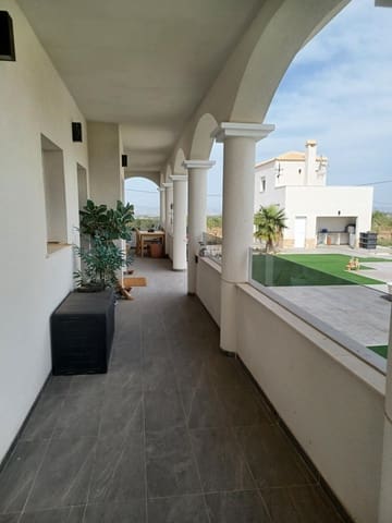 6 bedroom Villa for sale in Pinoso with pool garage - € 649,995 (Ref: 9080742)