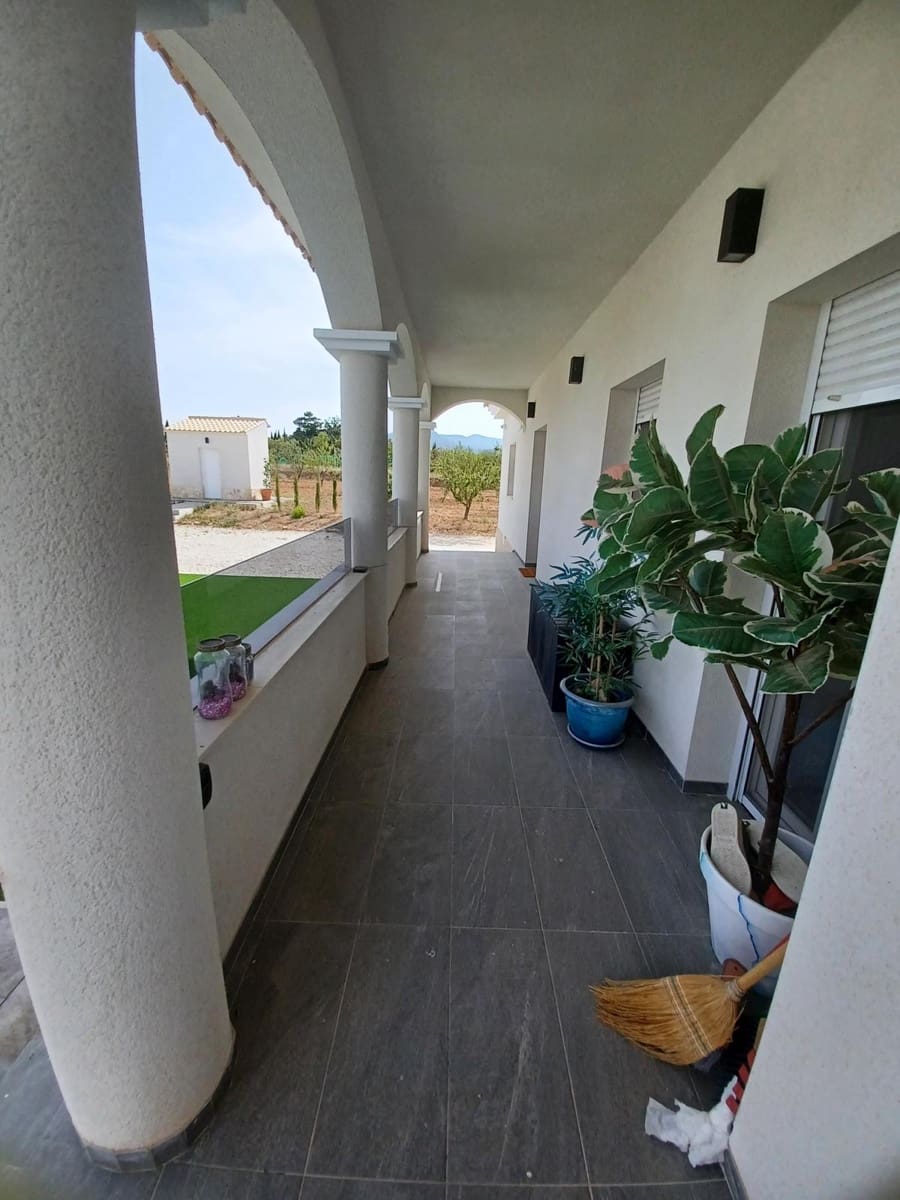 6 slaapkamer Villa te koop in Pinoso met zwembad garage - € 649.995 (Ref: 9080742)