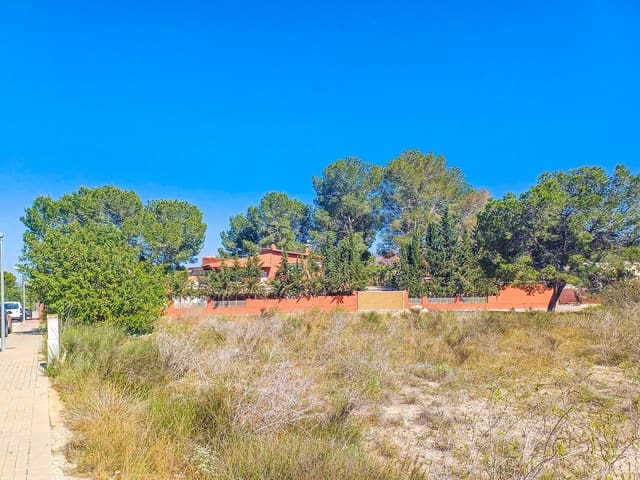 7 bedroom Villa for sale in Fortuna with garage - € 185,000 (Ref: 9111318)