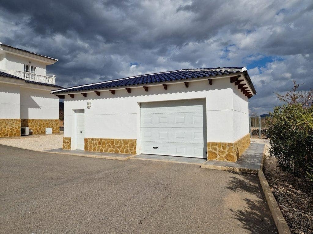 4 slaapkamer Villa te koop in Pinoso met zwembad garage - € 475.000 (Ref: 9131117)