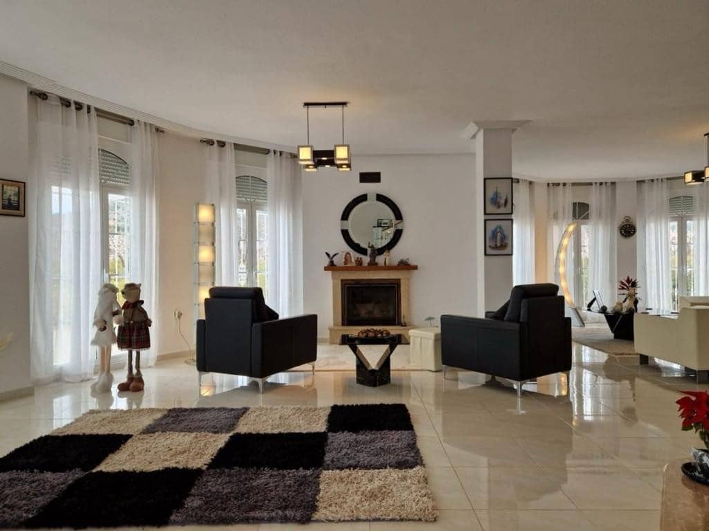 4 slaapkamer Villa te koop in Pinoso met zwembad garage - € 475.000 (Ref: 9131117)