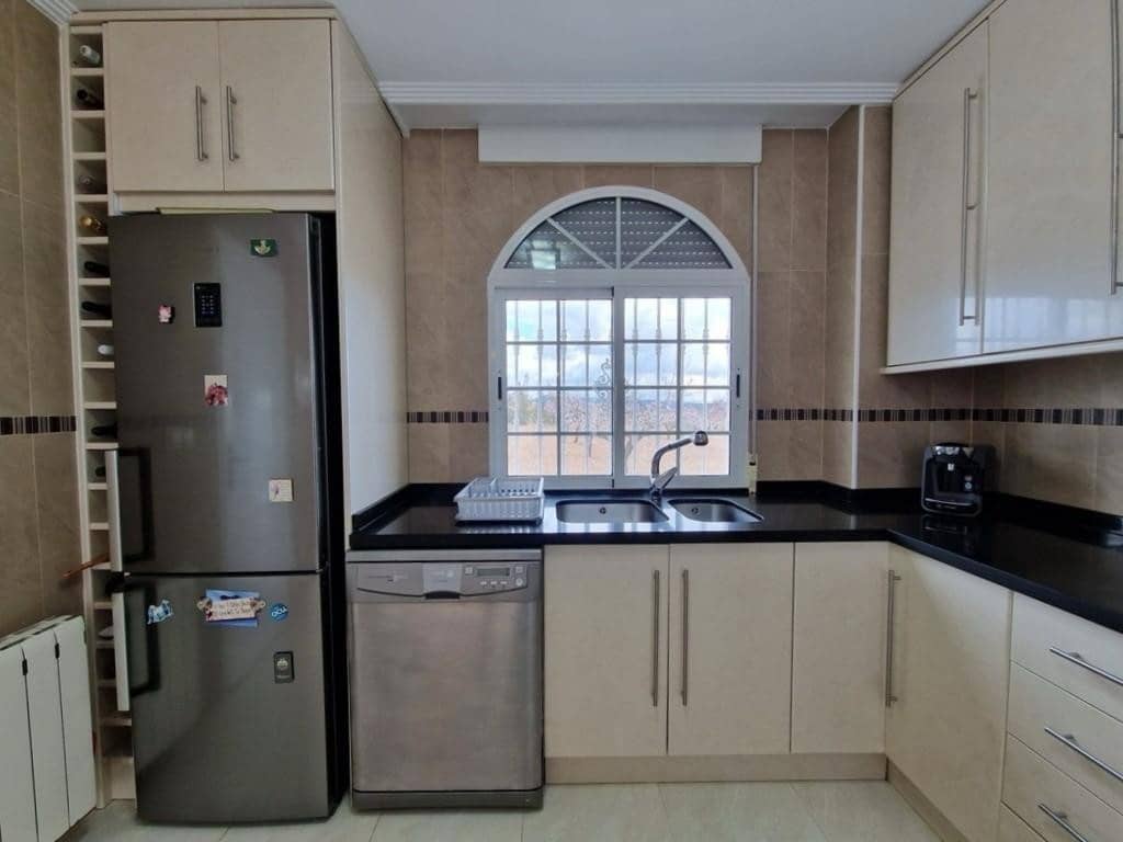 4 slaapkamer Villa te koop in Pinoso met zwembad garage - € 475.000 (Ref: 9131117)