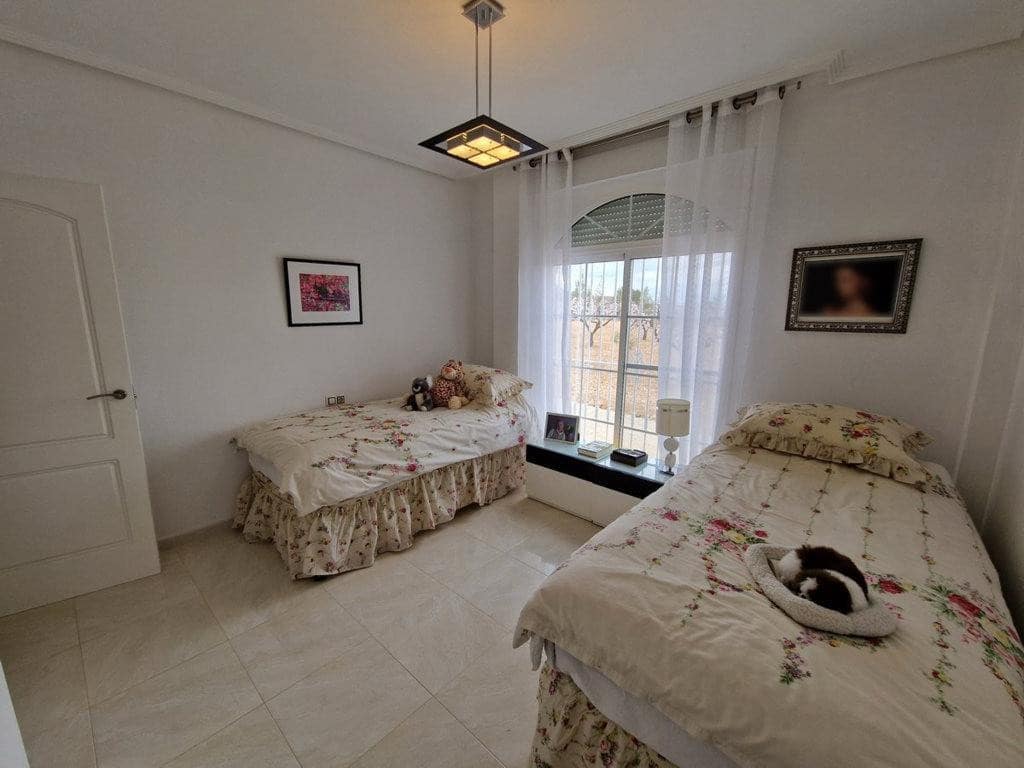 4 slaapkamer Villa te koop in Pinoso met zwembad garage - € 475.000 (Ref: 9131117)