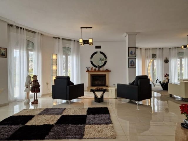 4 slaapkamer Villa te koop in Pinoso met zwembad garage - € 475.000 (Ref: 9131117)