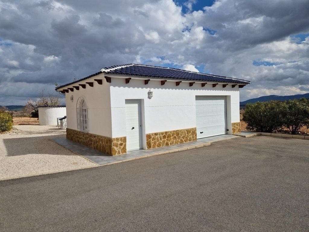 4 slaapkamer Villa te koop in Pinoso met zwembad garage - € 475.000 (Ref: 9131117)