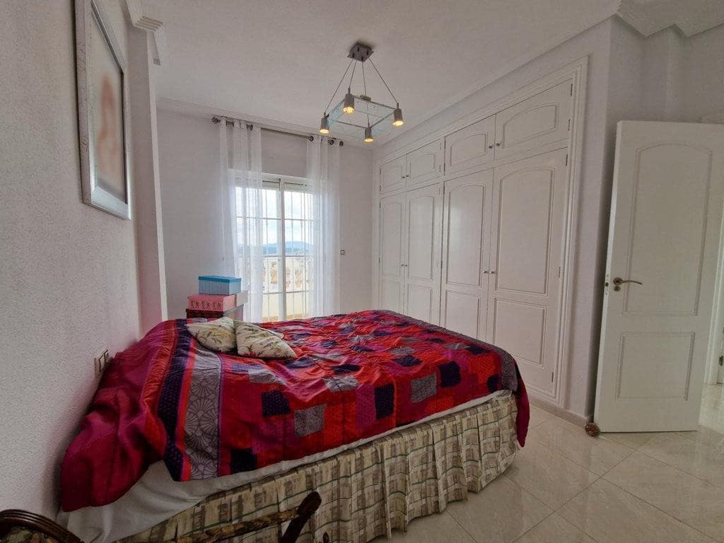 4 slaapkamer Villa te koop in Pinoso met zwembad garage - € 475.000 (Ref: 9131117)