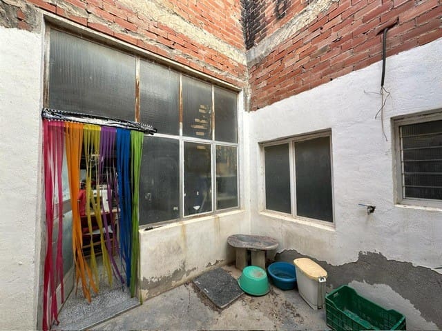 2 soveværelse Byhus til salg i La Romana med garage - € 90.000 (Ref: 9237777)