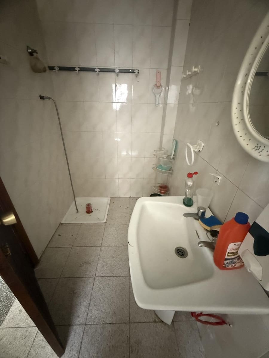 2 soveværelse Byhus til salg i La Romana med garage - € 90.000 (Ref: 9237777)