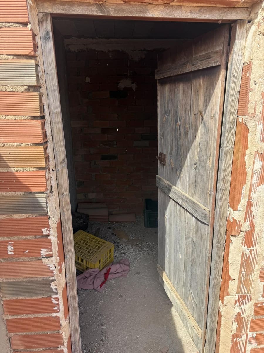 2 soveværelse Byhus til salg i La Romana med garage - € 90.000 (Ref: 9237777)