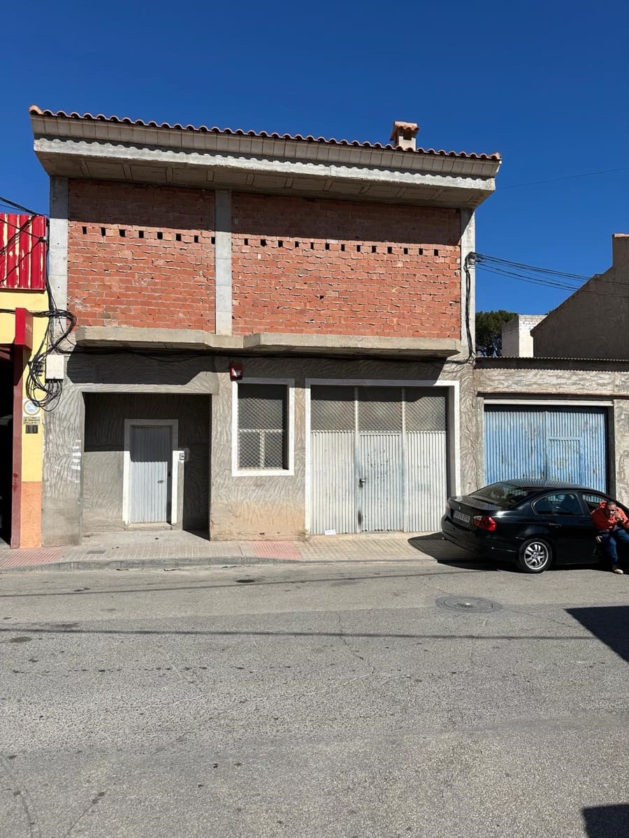 2 soveværelse Byhus til salg i La Romana med garage - € 90.000 (Ref: 9237777)