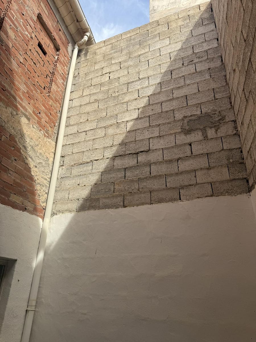 2 soveværelse Byhus til salg i La Romana med garage - € 90.000 (Ref: 9237777)