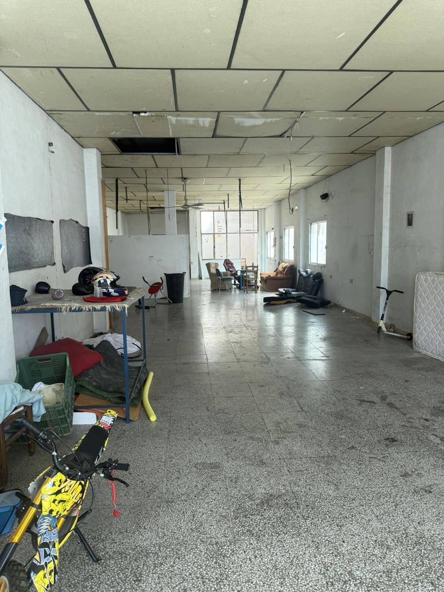 2 soveværelse Byhus til salg i La Romana med garage - € 90.000 (Ref: 9237777)