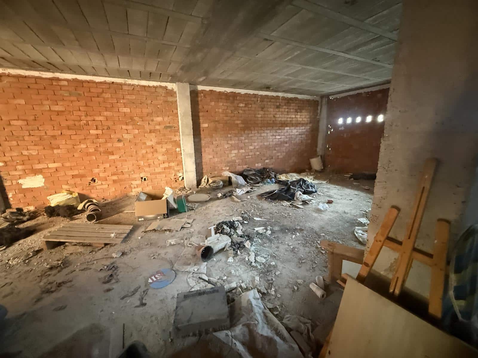 2 soveværelse Byhus til salg i La Romana med garage - € 90.000 (Ref: 9237777)