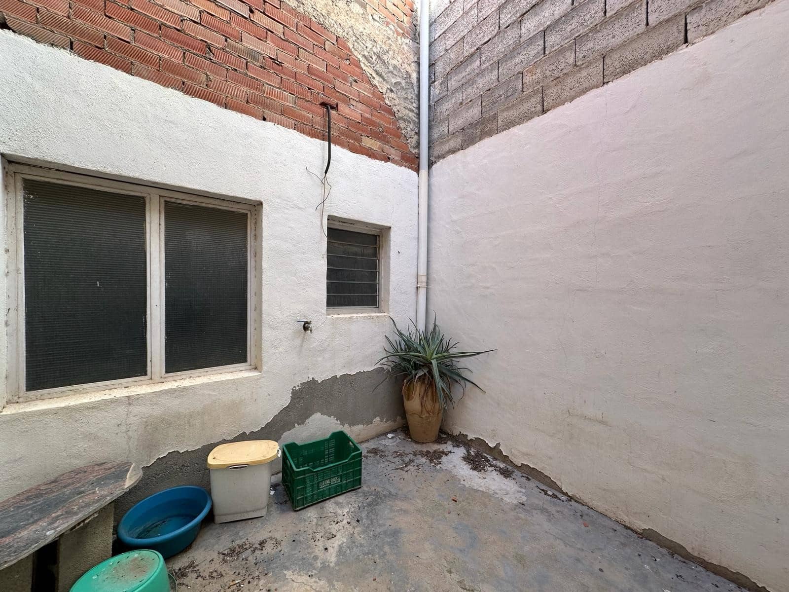 2 soveværelse Byhus til salg i La Romana med garage - € 90.000 (Ref: 9237777)