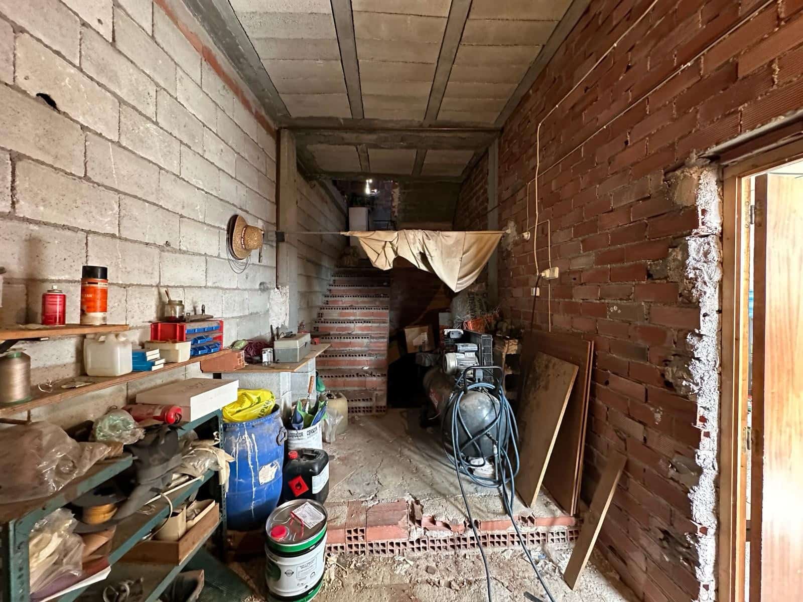 2 soveværelse Byhus til salg i La Romana med garage - € 90.000 (Ref: 9237777)
