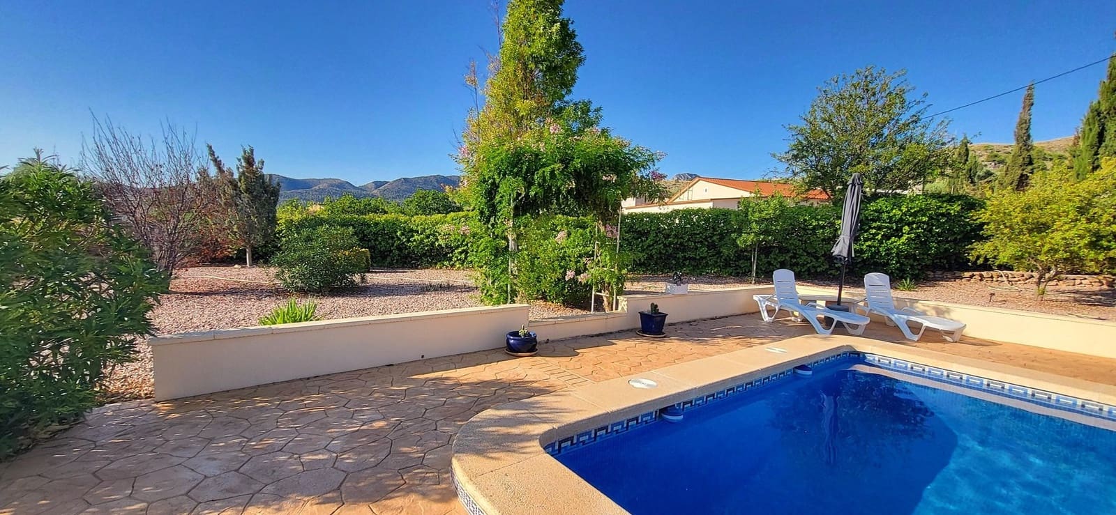 3 soveværelse Finca/Landehus til salg i La Romana med swimmingpool garage - € 329.999 (Ref: 9265089)