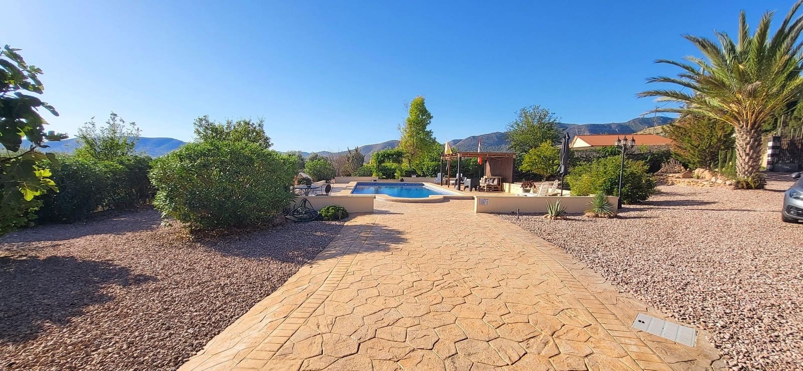 3 soveværelse Finca/Landehus til salg i La Romana med swimmingpool garage - € 329.999 (Ref: 9265089)