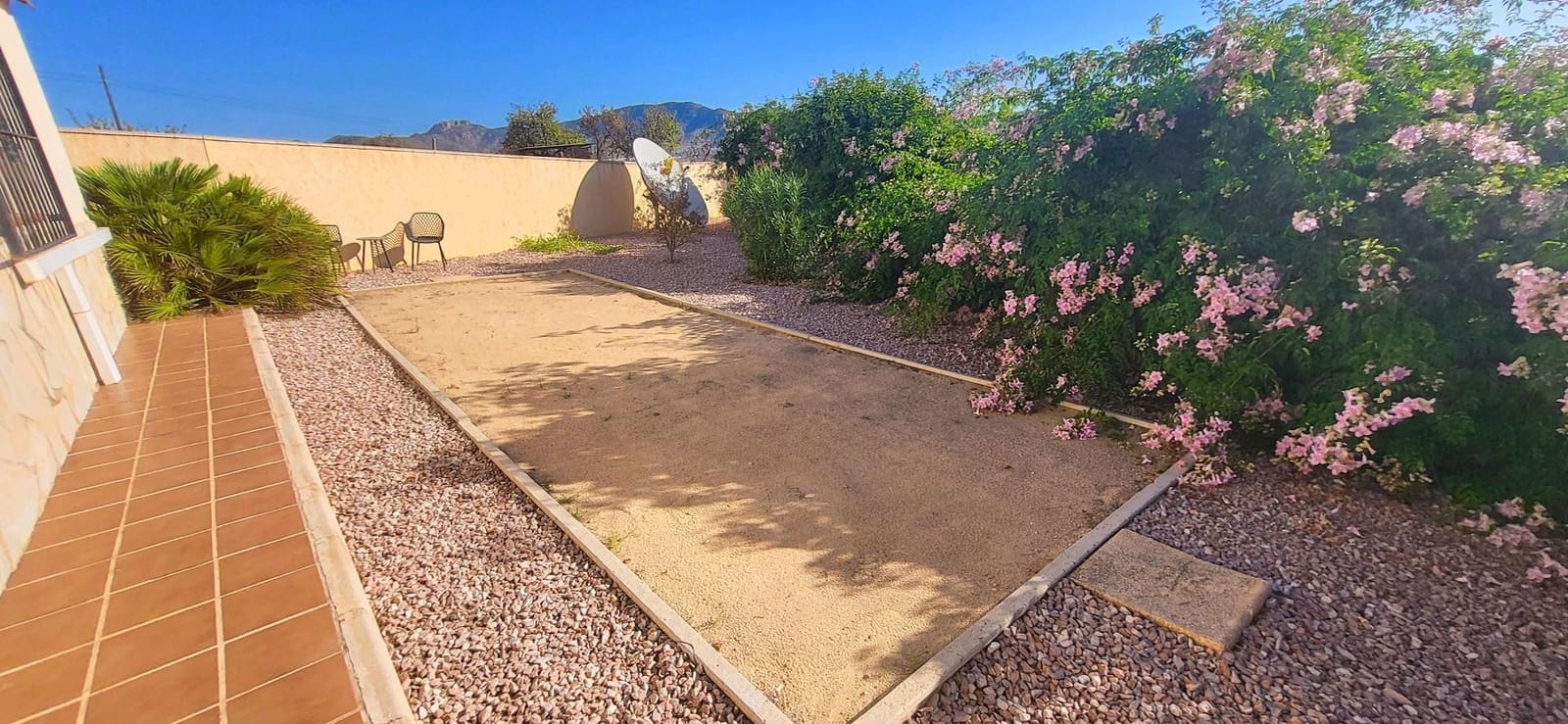 3 soveværelse Finca/Landehus til salg i La Romana med swimmingpool garage - € 329.999 (Ref: 9265089)