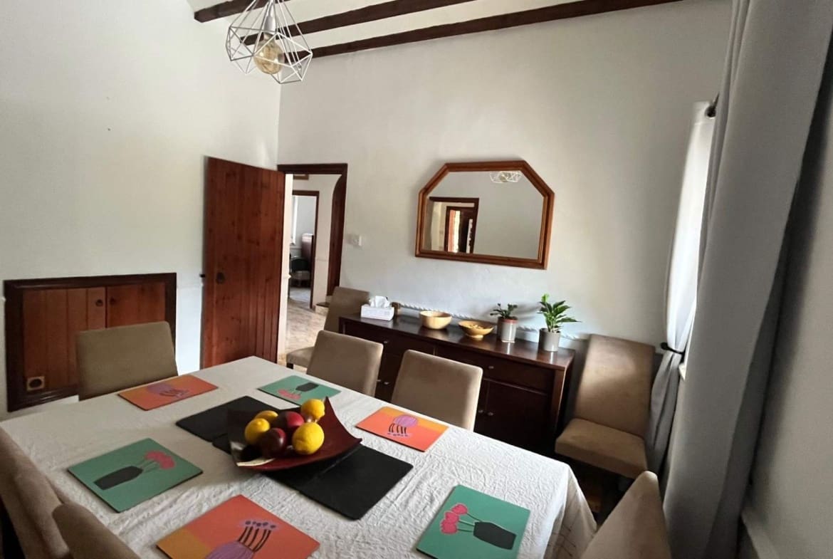 5 makuuhuone Maalaistalo myytävänä paikassa Abanilla mukana uima-altaan 
autotalli - 265 000 € (Ref: 9307074)