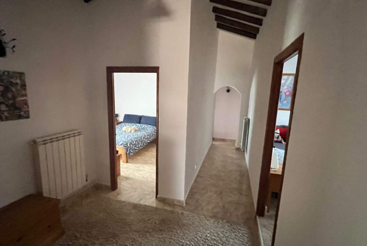 5 makuuhuone Maalaistalo myytävänä paikassa Abanilla mukana uima-altaan 
autotalli - 265 000 € (Ref: 9307074)