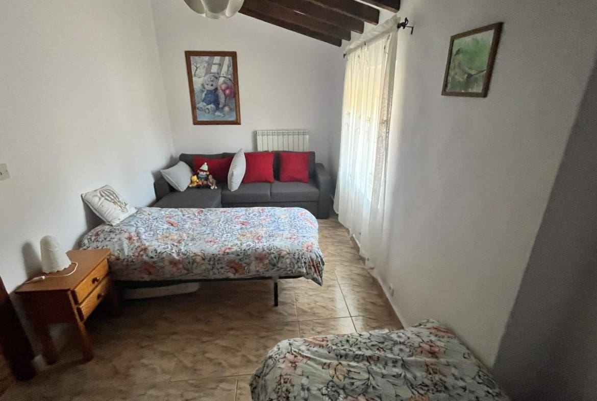 5 makuuhuone Maalaistalo myytävänä paikassa Abanilla mukana uima-altaan 
autotalli - 265 000 € (Ref: 9307074)