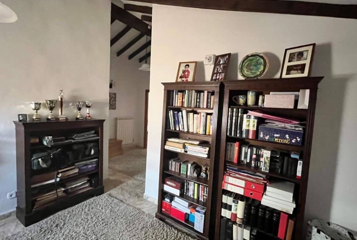 5 makuuhuone Maalaistalo myytävänä paikassa Abanilla mukana uima-altaan 
autotalli - 265 000 € (Ref: 9307074)