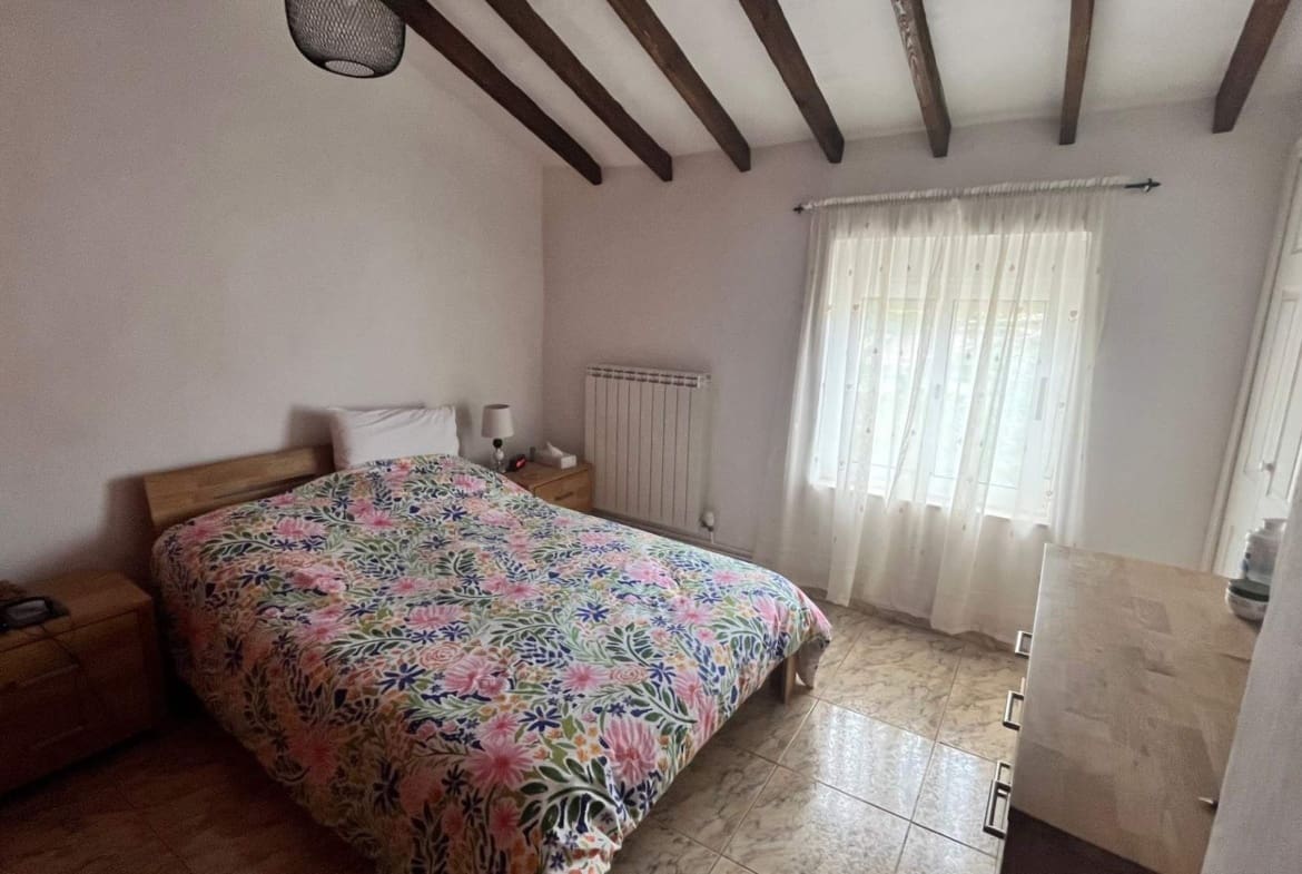 5 makuuhuone Maalaistalo myytävänä paikassa Abanilla mukana uima-altaan 
autotalli - 265 000 € (Ref: 9307074)