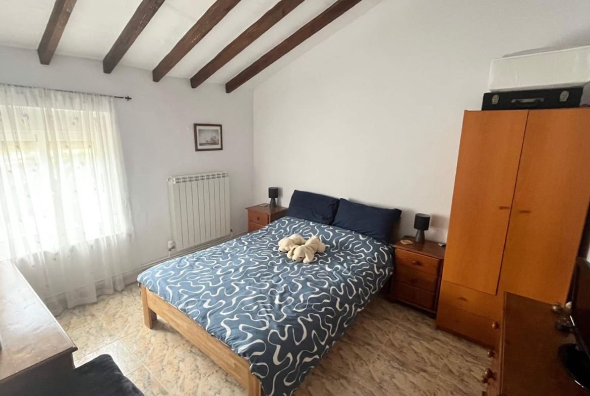 5 makuuhuone Maalaistalo myytävänä paikassa Abanilla mukana uima-altaan 
autotalli - 265 000 € (Ref: 9307074)