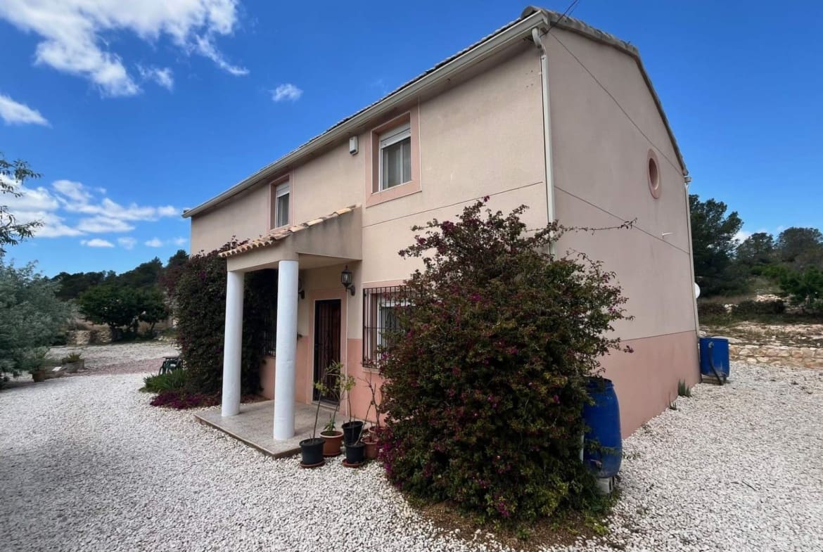 5 makuuhuone Maalaistalo myytävänä paikassa Abanilla mukana uima-altaan 
autotalli - 265 000 € (Ref: 9307074)