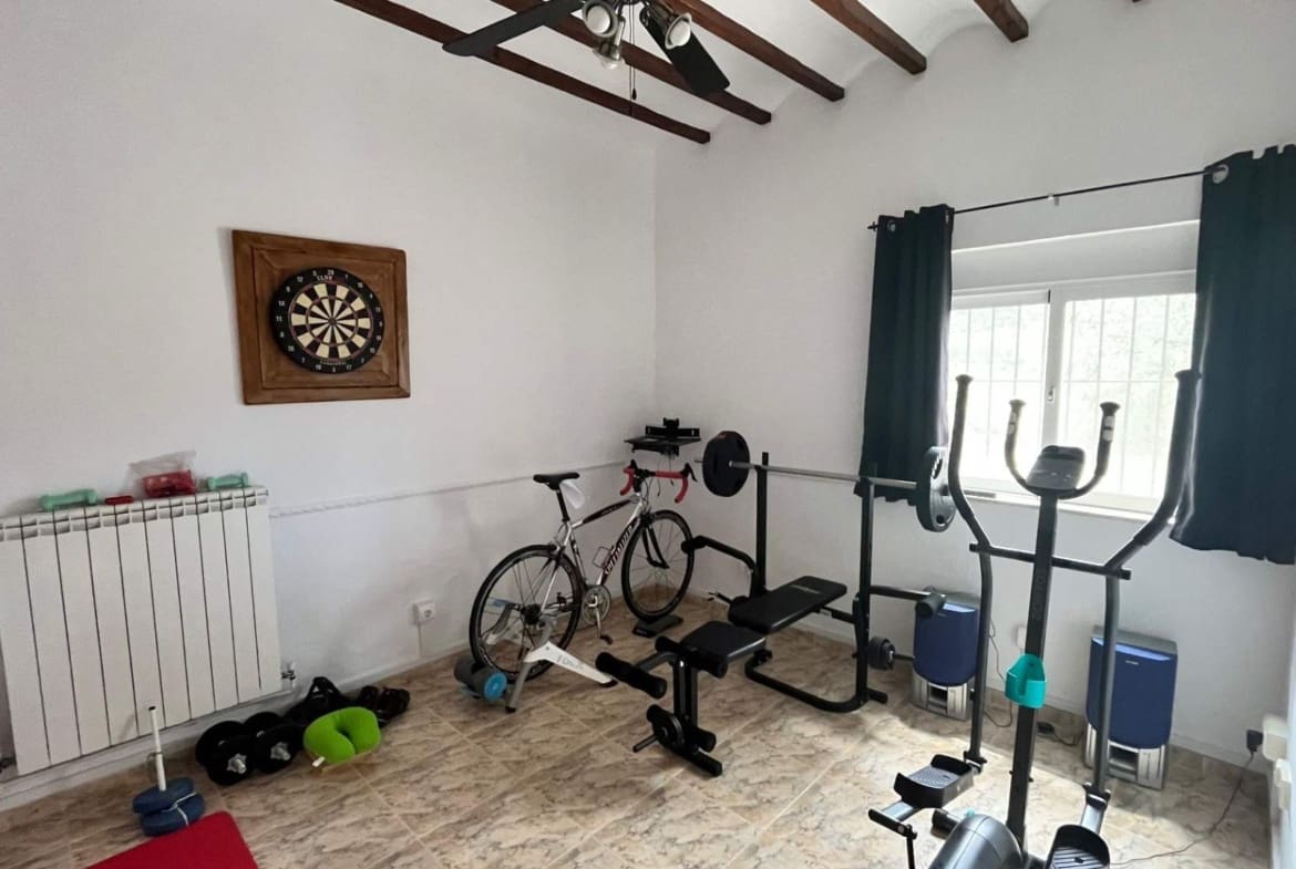 5 makuuhuone Maalaistalo myytävänä paikassa Abanilla mukana uima-altaan 
autotalli - 265 000 € (Ref: 9307074)