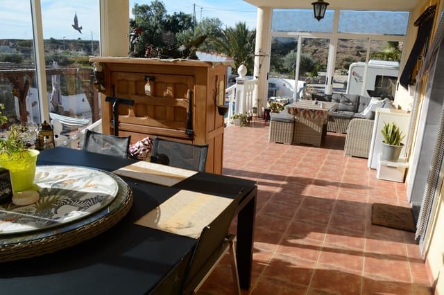 3 makuuhuone Huvila myytävänä paikassa Abanilla mukana uima-altaan 
autotalli - 349 000 € (Ref: 9498013)