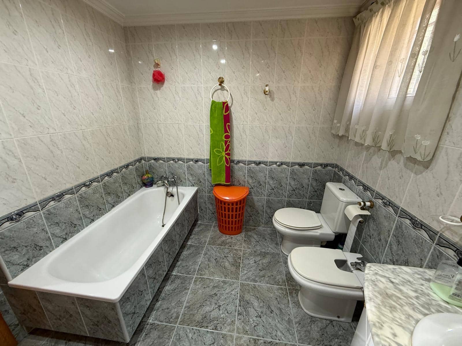 4 Zimmer Villa zu verkaufen in La Romana mit Pool Garage - 320.000 € (Ref: 9743020)