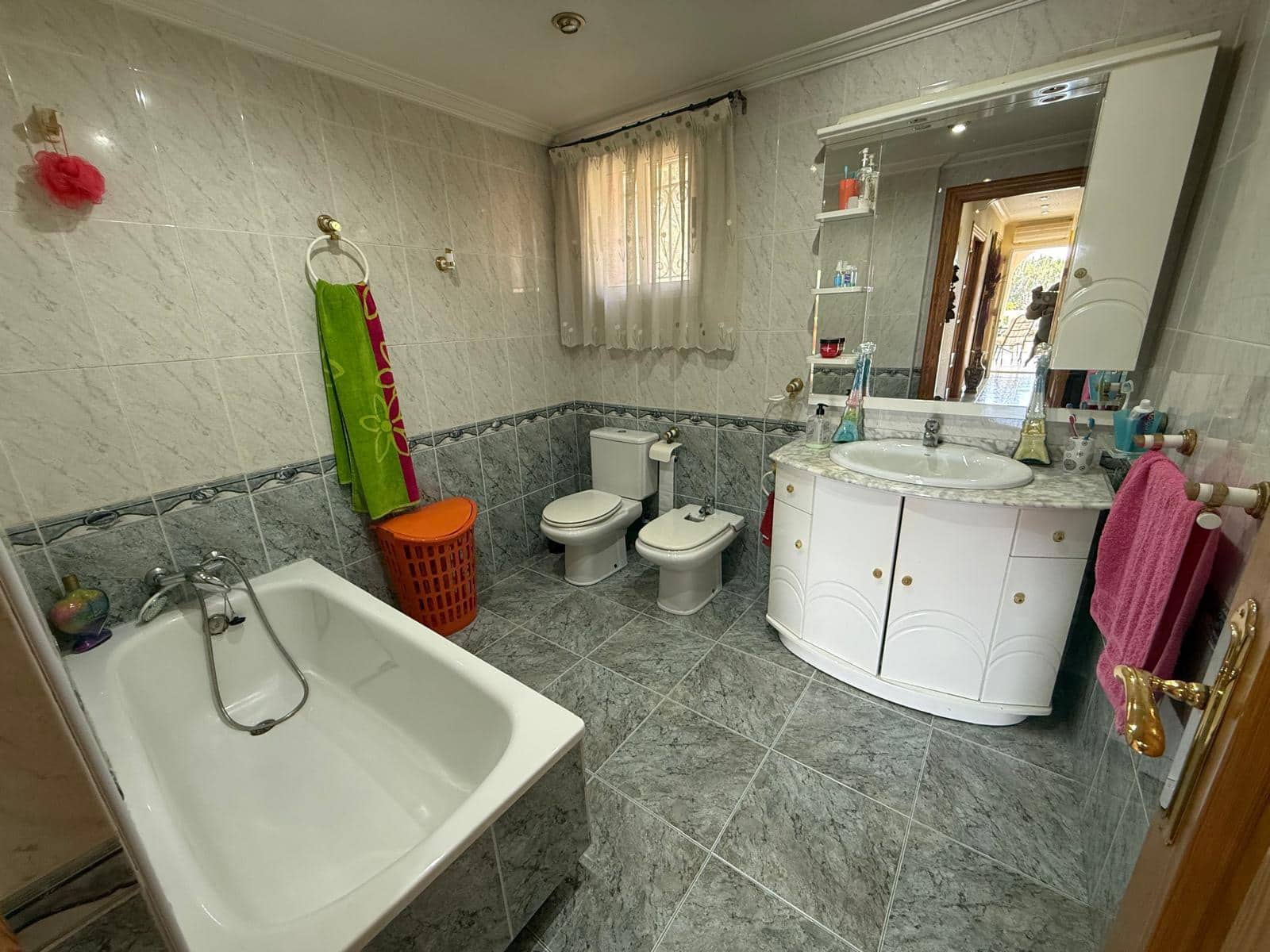 4 Zimmer Villa zu verkaufen in La Romana mit Pool Garage - 320.000 € (Ref: 9743020)