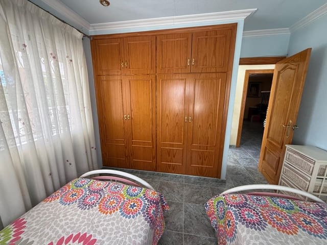 4 Zimmer Villa zu verkaufen in La Romana mit Pool Garage - 320.000 € (Ref: 9743020)