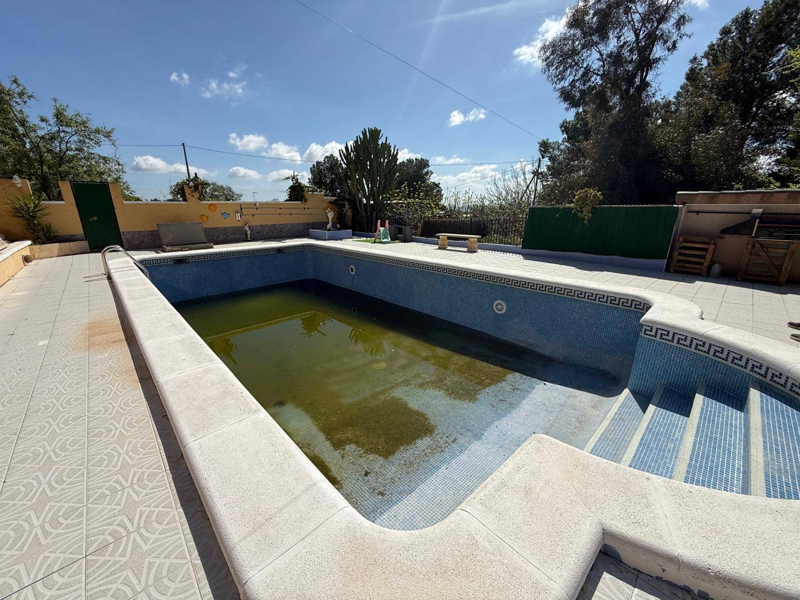 4 Zimmer Villa zu verkaufen in La Romana mit Pool Garage - 320.000 € (Ref: 9743020)